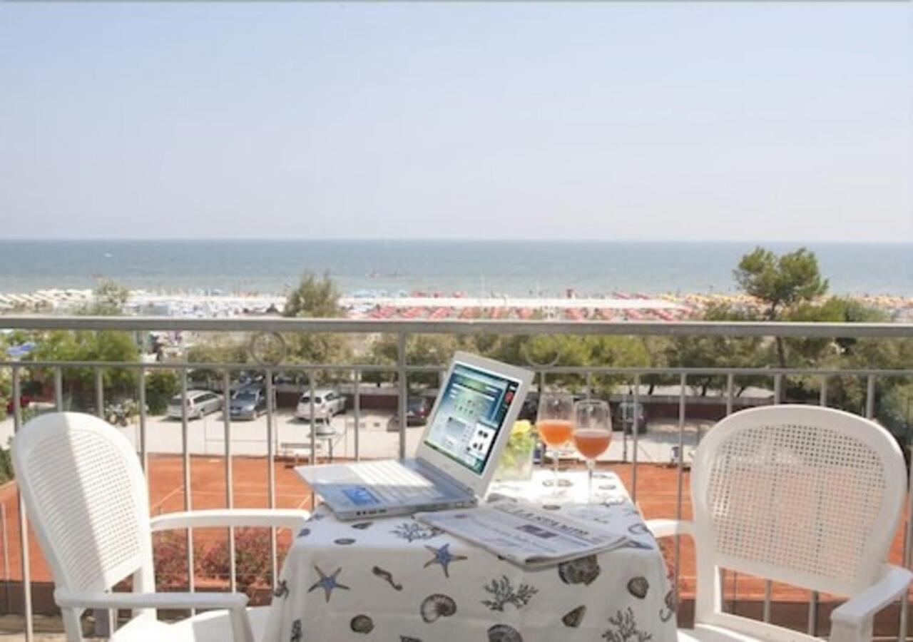 Hotel Nizza - Seaview Beachfront Park Hotel Riccione Exterior photo