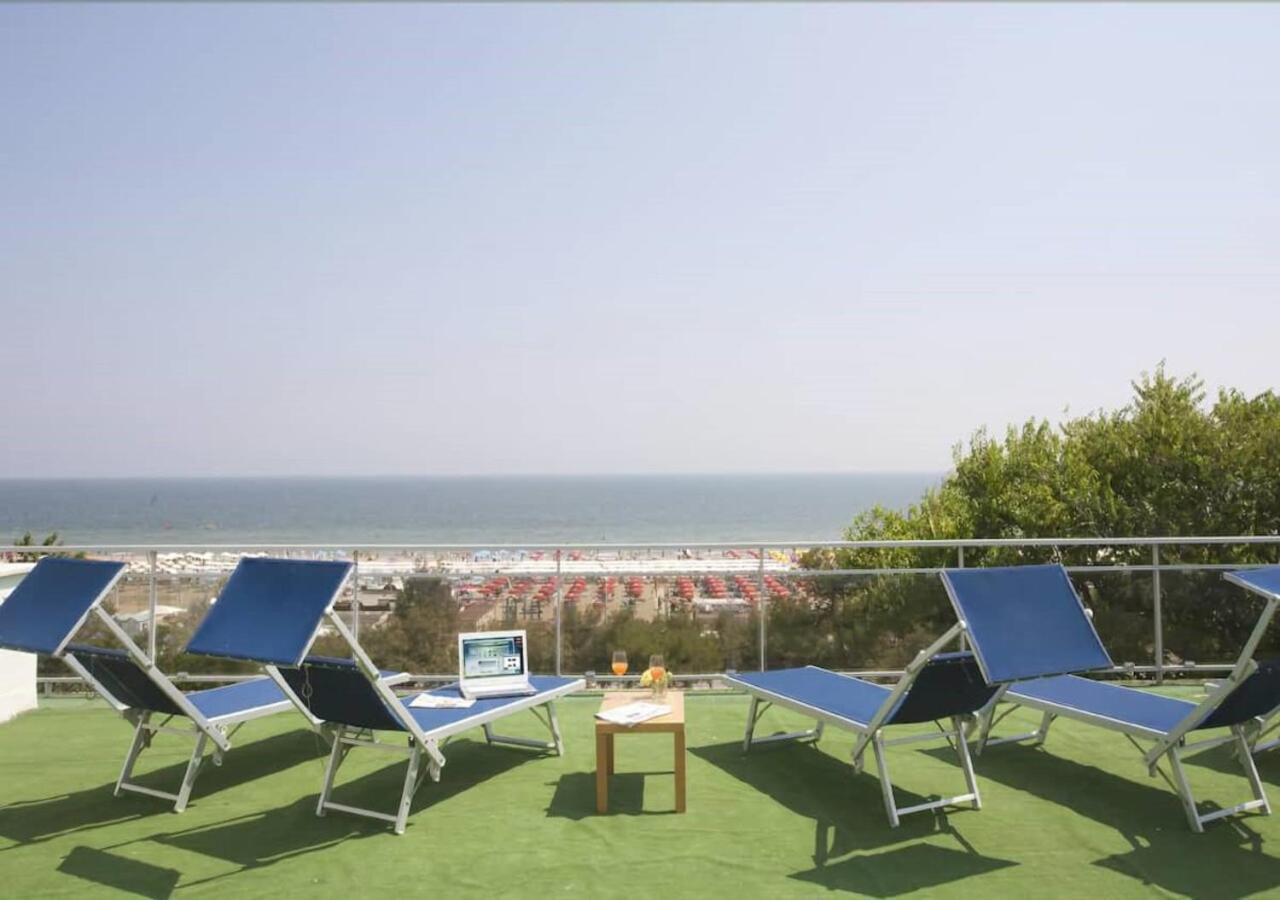 Hotel Nizza - Seaview Beachfront Park Hotel Riccione Exterior photo